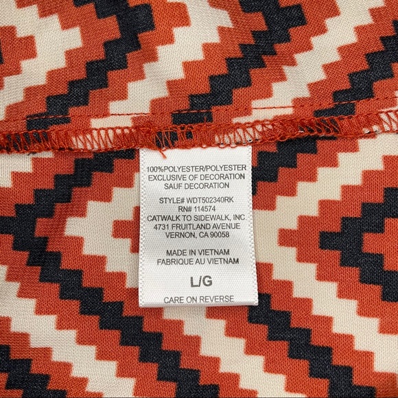 Pleione Chevron Sleeveless Tie Back Blouse - Picture 4 of 9